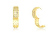 Brinco argola cravejado com zircônias incolores e banho de ouro 18K