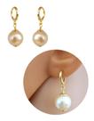 Brinco Bola Pérola Tam. 12mm Folheado Ouro 18k Antialérgico Brinco Bola Pérola Tam. 12mm Folheado Ouro 18k Antialérgico