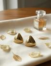 Brinco Botão Triangular Bold Orgânico - Aço Inox Antialérgico