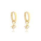 Brinco Click Liso Com Mini Estrela De 8 Pontas Folheado Ouro