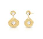 Brinco Conchas com Pérolas em Pêndulo Banhado a Ouro - 5cm x 3,2cm