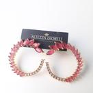 Brinco cravejado com zirconia pigmentada Rosa