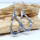 Brinco de zamac gota