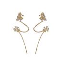 Brinco Ear Clip Borboleta com Corrente e Ponto de Luz Floral