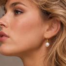 Brinco Feminino Argola Pérola Elegante Banhado á Ouro 18k, Ideal para Uso Diário, Festas e Presente Dia das Mães Brinco Feminino Argola Pérola Elegante Banhado á Ouro 18k, Ideal para Uso Diário, Festas e Presente Dia das Mães