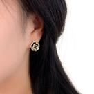 Brinco Feminino Delicado Flor Strass Preto Dourado Pressão