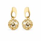 Brinco Feminino Dourado Pendente com Esfera Perolada e Detalhes Vazados Brinco Feminino Dourado Pendente com Esfera Perolada e Detalhes Vazados