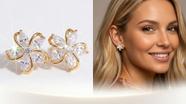 Brinco Feminino Flor Dourada e Cristal Zircônias Pino Aço Inox Antialérgico Delicado Minimalista Brinco Feminino Flor Dourada e Cristal Zircônias Pino Aço Inox Antialérgico Delicado Minimalista