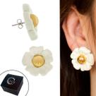 Brinco Flor Marfim 25mm Semijoia Banhado a Ouro
