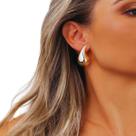 BRINCO GOTA VIRGULA GGs BANHADO OURO 18K