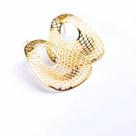 Brinco Orgânico Em Tela Sol Banhado a Ouro 18 K