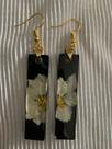 Brinco pendente de flores G