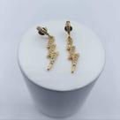 Brinco raio cravejado com micro zircônia banhado a ouro 18k Brinco raio cravejado com micro zircônia banhado a ouro 18k