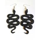 Brinco serpente preto com glitter em resina