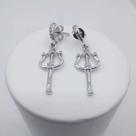 Brinco tridente cravejado mm zircônia banhado a rhodium