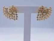 Brinco vazado cravejado com microzircônias banhado a ouro 18k Brinco vazado cravejado com microzircônias banhado a ouro 18k