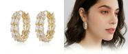 Brincos Argola Cristal Minimalista Dourada Zirconia MicroCravejada Delicada Luxo Casual Brincos Argola Cristal Minimalista Dourada Zirconia MicroCravejada Delicada Luxo Casual