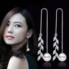 Brincos Flor Prateado Perola Strass Sobrep Delicado Feminino -