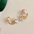 Brincos Perola Minimalista MicroCravejada Zirconia Banho Ouro 14k Delicada Luxo Casual Brincos Perola Minimalista MicroCravejada Zirconia Banho Ouro 14k Delicada Luxo Casual