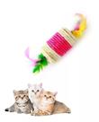 Brinquedo arranhador cilindro com pena para gato