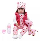Brinquedo boneca bebe reborn corpo de silicone com girafinha de pelúcia