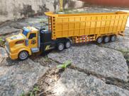 Brinquedo Caminhão Carreta Caçmba Controle Remoto Com Bateria Recarregável
