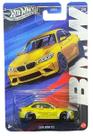 Brinquedo Colecionável Mattel Hot Wheels BMW M2 Amarelo 2016 Escala 1:64