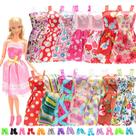 Brinquedo Para Bonecas - 10 Vestidos + 5 Pares de Sapatos