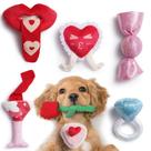 Brinquedo para cães Nocciola Squeaky Plush Ruffled Rose Heart, pacote com 7 Brinquedo para cães Nocciola Squeaky Plush Ruffled Rose Heart, pacote com 7