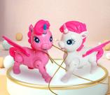 Brinquedo Pony Unicórnio com Asas Som Luz Musical Anda e Toca Musica Cavalo Ponei para Crianças