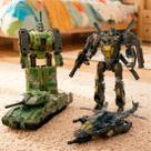 Brinquedo Robô Militar Boneco Transforma Em Veiculo Kit 2pçs