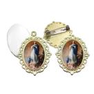 Broche com Relicario Dourado Nossa Senhora da Conceição Terno Noivo lapela Qualidade Resinado Alto Padrão Casamentos Broche com Relicario Dourado Nossa Senhora da Conceição Terno Noivo lapela Qualidade Resinado Alto Padrão Casamentos