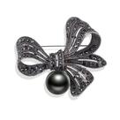 Broche Fuqimanman2020 Vintage Laço com Pérola Preta e Strass