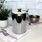 Bule De Aço Inox Com Alça E Tampa Leiteira De Mesa 750ml Bule De Aço Inox Com Alça E Tampa Leiteira De Mesa 750ml