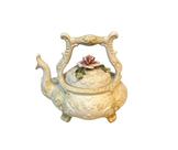 Bule em Porcelana a Magia do Artesanato Antigo