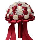 Buquê de casamento de noiva com rosas de cetim com detalhes em cristal e pérola