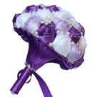 Buquê de casamento de noiva, elegantes rosas de cetim roxo com pérolas