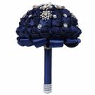 Buquê de casamento nupcial de rosas de cetim azul marinho com cristais