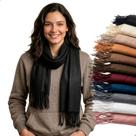 Cachecol Feminino Pashmina Xale Tipo Manta Toque Macio Com Franjas 180x70cm - Preto Cachecol Feminino Pashmina Xale Tipo Manta Toque Macio Com Franjas 180x70cm - Preto