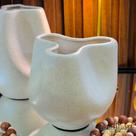 Cachepot Tri Winding Off-White/Cimento - Cerâmica Escultural Orgânica