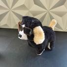 Cachorro de pelúcia com som luz e movimento de brinquedo a pilha presente dia das crianças cachorrinho animal óculos -