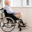 Cadeira De Rodas Dobrável Compacta Em Aço Carbono Até 100 Kg D100 Dellamed