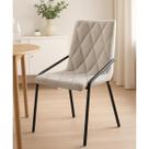 Cadeira Estofada com Costura Decorativa e Base em Aço Carbono Pintura Epóxi Yara Exclusiva Cadeira Estofada com Costura Decorativa e Base em Aço Carbono Pintura Epóxi Yara Exclusiva