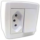 Caixa com Interruptor e Tomada 10a de Sobrepor Slim Box Sistema X de Parafusar Caixa com Interruptor e Tomada 10a de Sobrepor Slim Box Sistema X de Parafusar