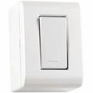 Caixa de Sobrepor com 1 Interruptor Simples 10 A 250 V - Tramontina LizFlex Branca Caixa de Sobrepor com 1 Interruptor Simples 10 A 250 V - Tramontina LizFlex Branca