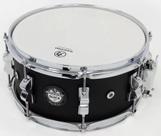 Caixa Nagano Stage Series Quick Satin Black SBK 12x6 com 8 afinações e 4 respiros de ar