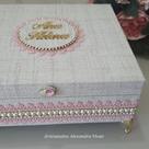 Caixa personalizada com imagem baby 15 cm perolada e toalhinha bordada. Caixa personalizada com imagem baby 15 cm perolada e toalhinha bordada.