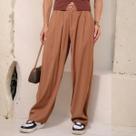 Calça Baggy Alfaiataria Com Pregas Feminina Revanche Caparra Calça Baggy Alfaiataria Com Pregas Feminina Revanche Caparra
