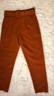 Calça de alfaiataria com cinto
