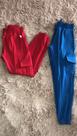 Calça de elástico cores vermelha e azul
